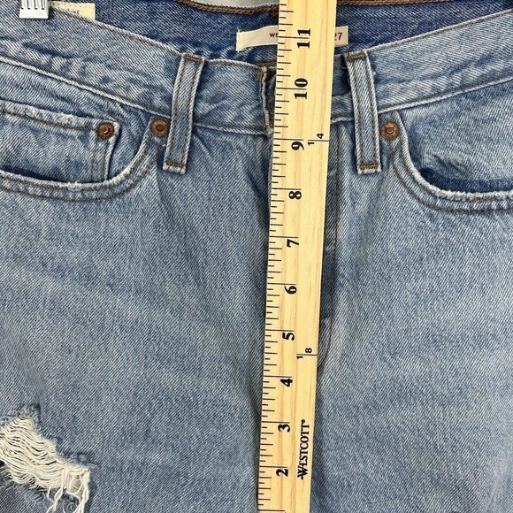Levi's Wedgie Jeans Size 27 Light Wash Distressed Button Fly Raw Hem L25 - Picture 7 of 13